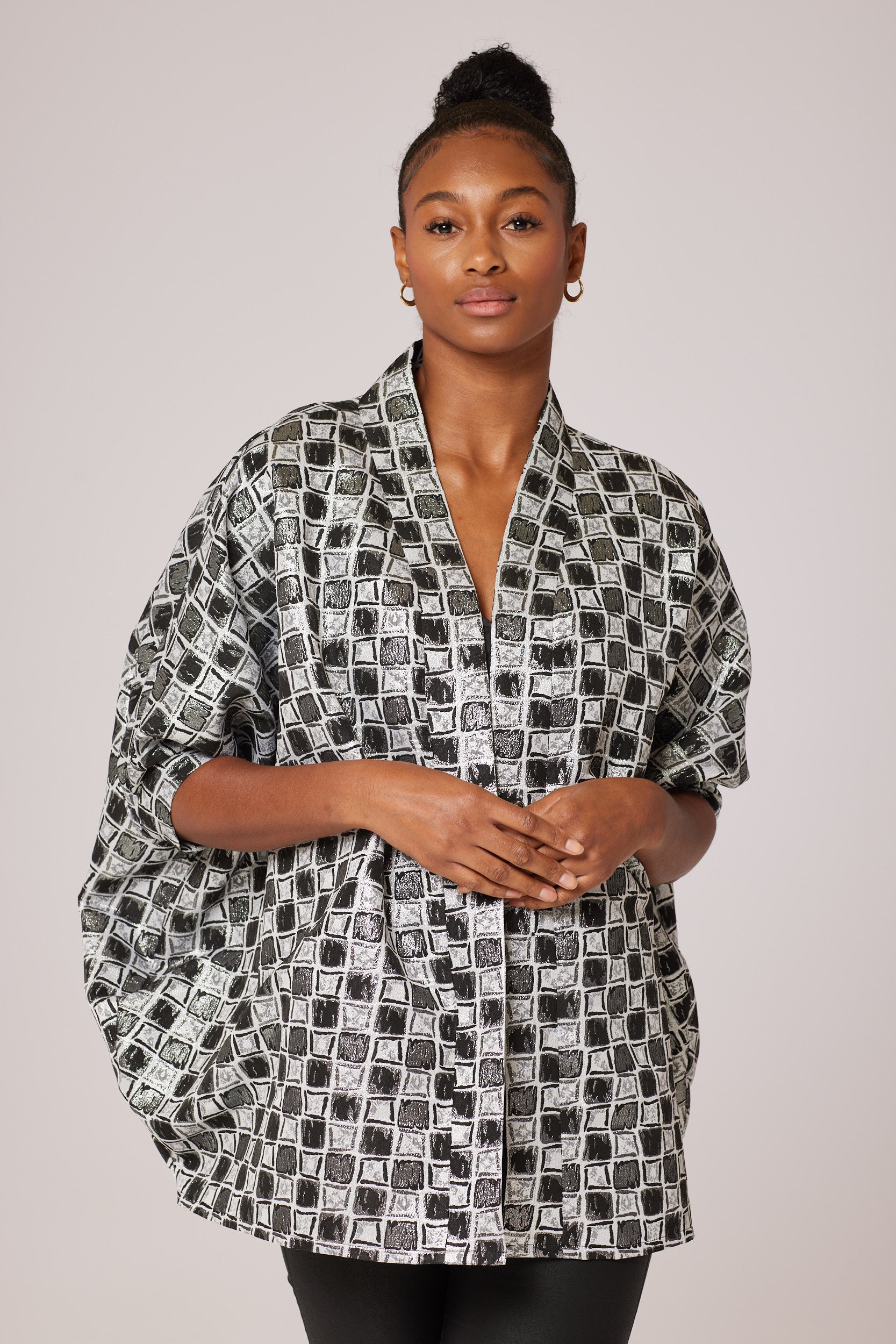 NoirSquareBreeze, EbonyCheckeredChic, ObsidianShortSquare, OnyxGeometricGlam, MidnightSquaredEssence, JetBlackMiniMosaic, NoirBoxedElegance, EbonyShortPattern, OnyxSquareChicWrap, BlackShortSquareStyle,