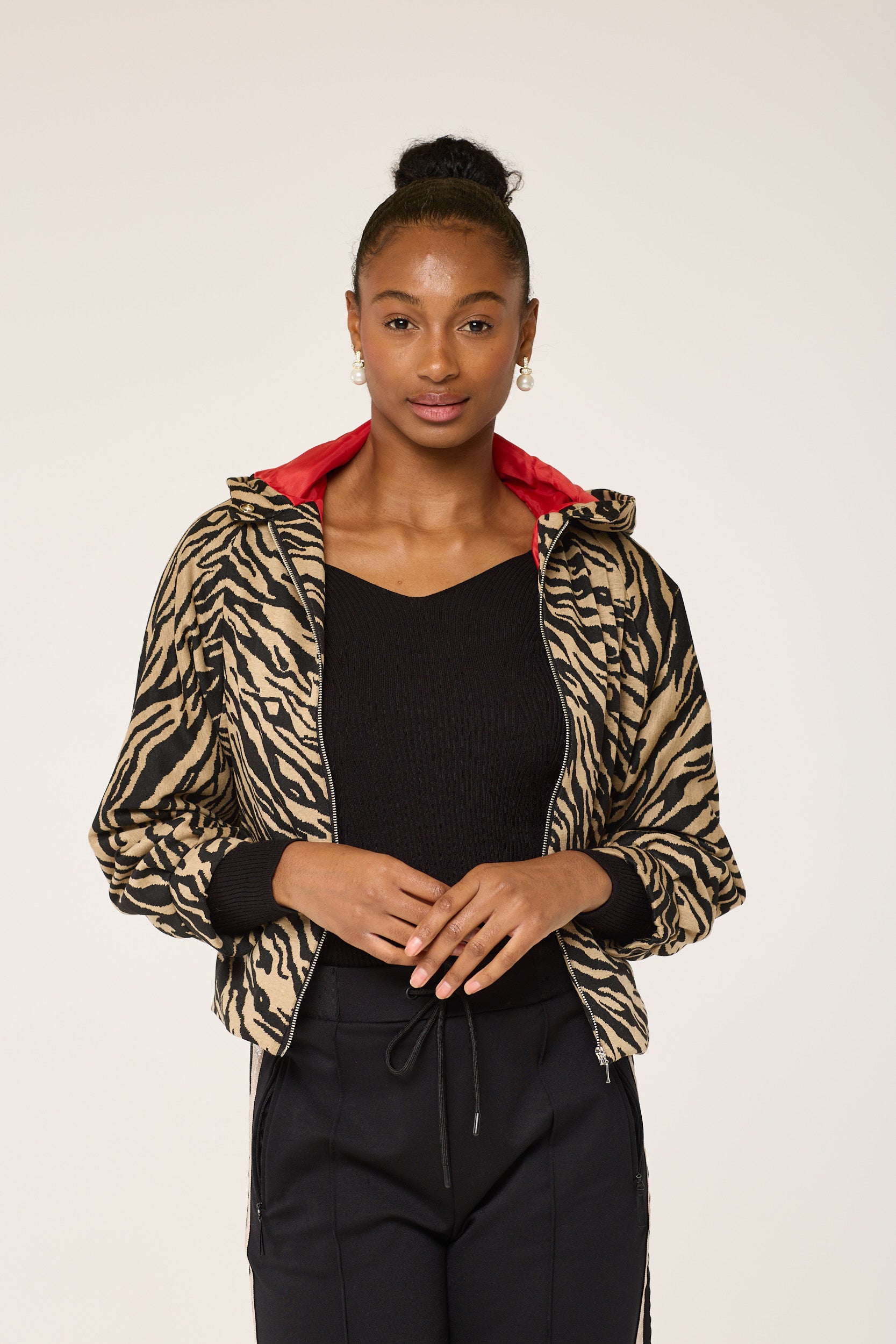 DesertStripedCozy, CamelZebraEssence, SaharaStripeComfort, SandySafariHood, TawnyZebraBlend, SunlitZebraChic, NomadStripeRelax, SandDuneZebraHaven, HazyHorizonZebra, WarmBreezeStripe,