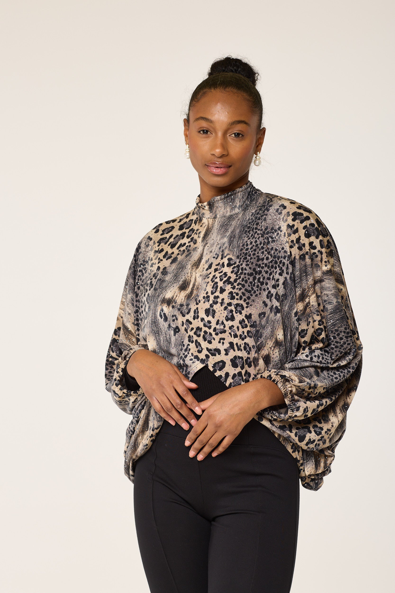 ShimmeringSpotsChic, GleamingCheetahMini, DazzlingLeopardCharm, SparklingFelineFlair, TwinklingWildShorty, LustrousLeopardElegance, GlitteredCheetahEssence, RadiantJungleGlam, GlimmeringSpotsStyle, GlamorousLeopardLuxe,