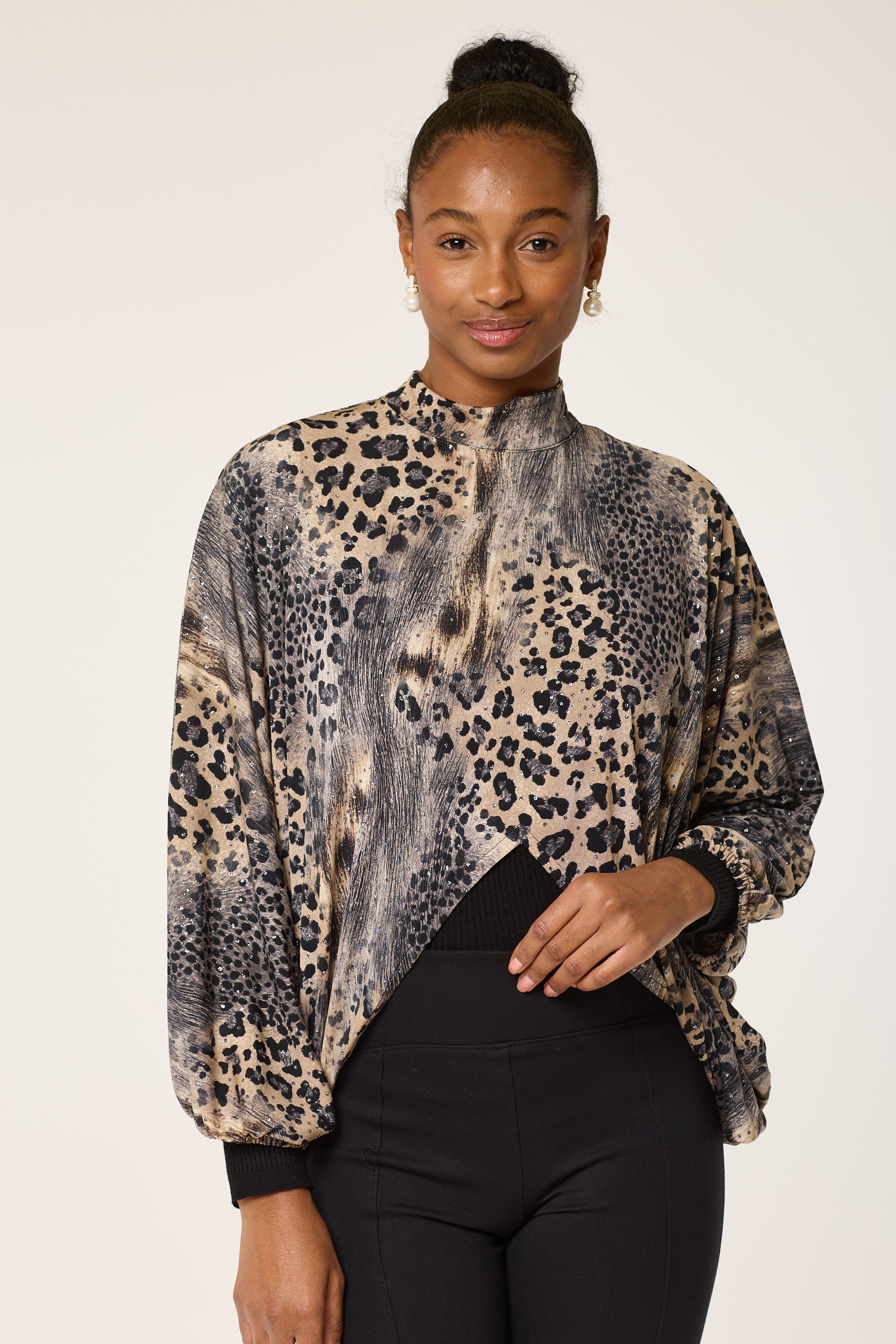 ShimmeringSpotsChic, GleamingCheetahMini, DazzlingLeopardCharm, SparklingFelineFlair, TwinklingWildShorty, LustrousLeopardElegance, GlitteredCheetahEssence, RadiantJungleGlam, GlimmeringSpotsStyle, GlamorousLeopardLuxe,
