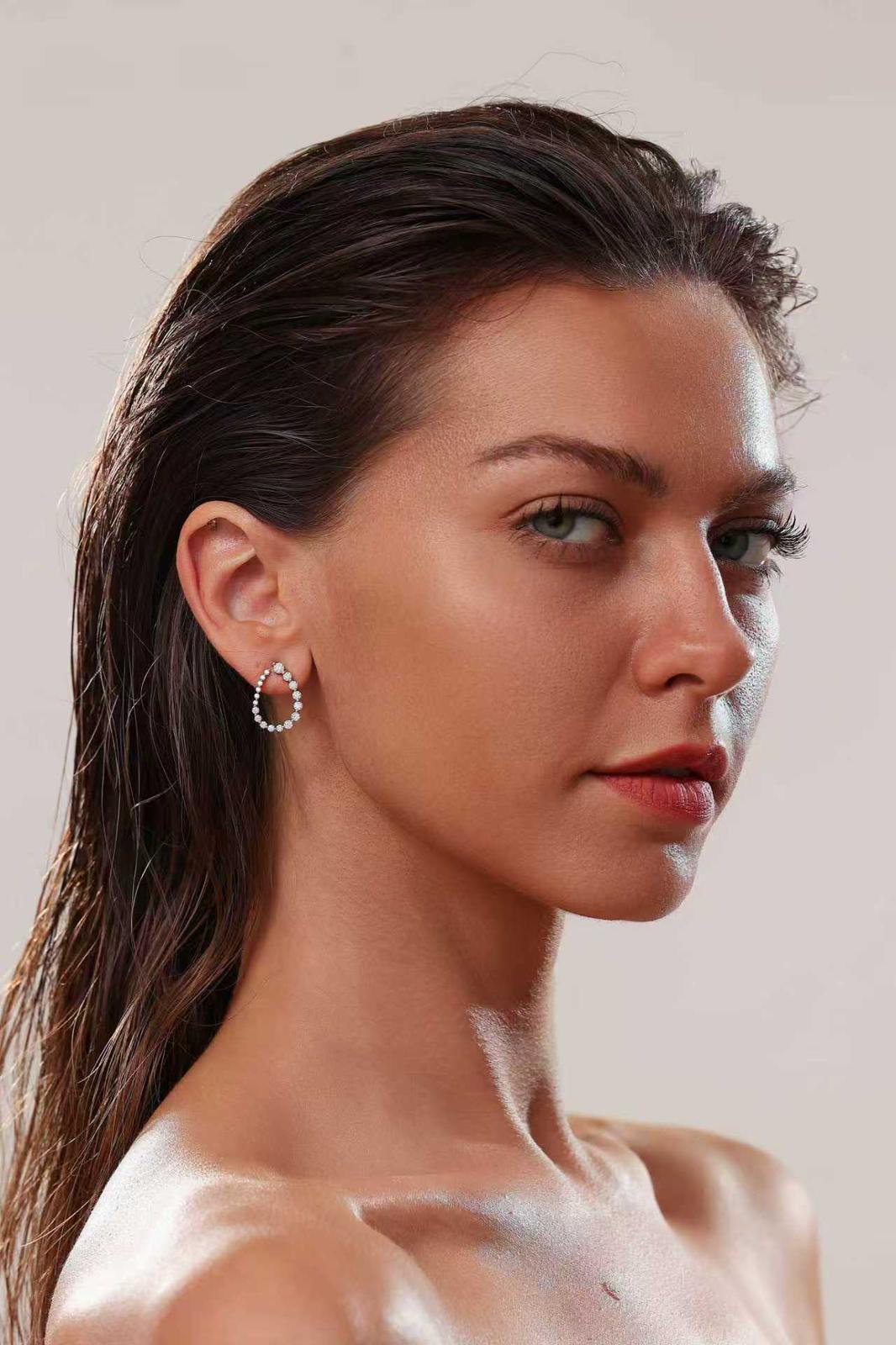 Luma Hoops Earrings - 14K Gold Vermeil, Moissanite